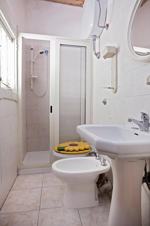 Davi Bed & Breakfast Cagliari Bagian luar foto